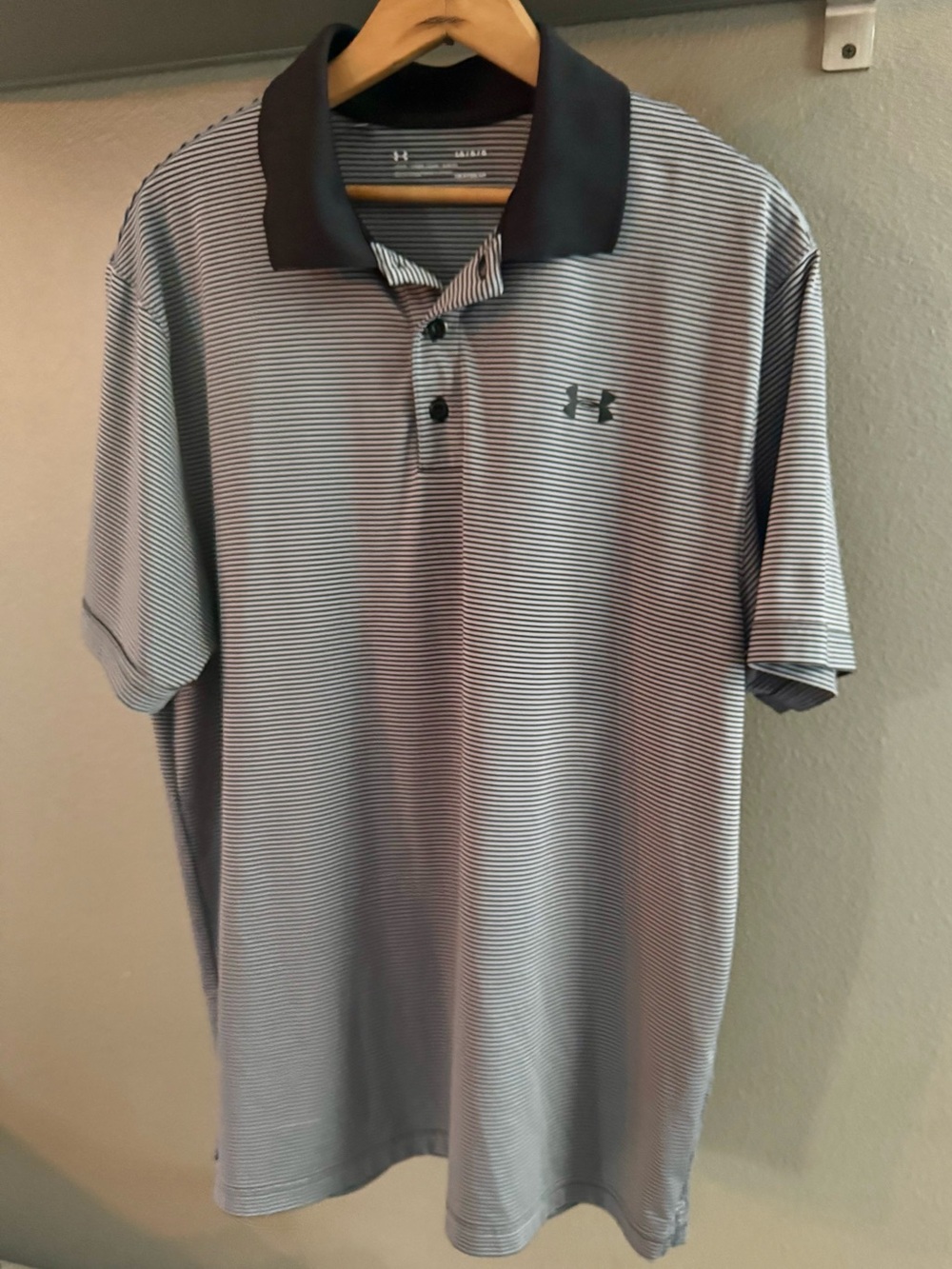 Under Armour Black and Gray Striped Golf Polo Large